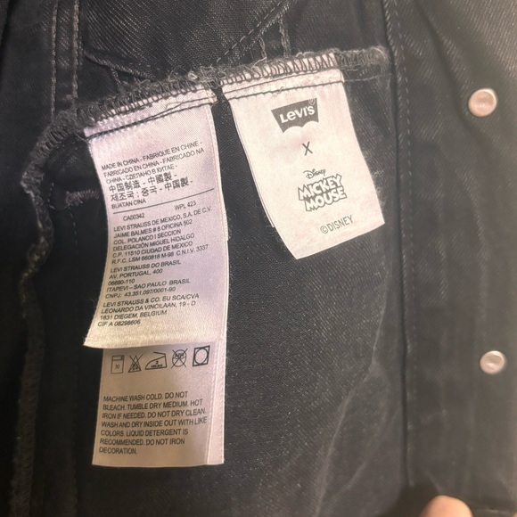 🦋Levi’s Mickey Mouse Black Denim Jacket - Picture 8 of 8